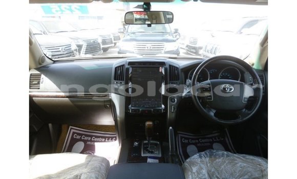 Comprar Importar Toyota Land Cruiser Branco Carro em Import - Dubai em Bengo Province Comprar Importar Toyota Land Cruiser Branco Carro em Import - Dubai em Bengo Province