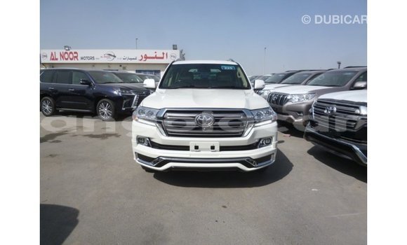 Comprar Importar Toyota Land Cruiser Branco Carro em Import - Dubai em Bengo Province Comprar Importar Toyota Land Cruiser Branco Carro em Import - Dubai em Bengo Province