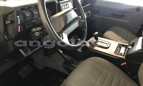 Acheter Occasion Voiture Land Rover Defender Blanc à Luanda, Province de Luanda Acheter Occasion Voiture Land Rover Defender Blanc à Luanda, Province de Luanda