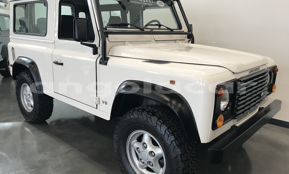 Acheter Occasion Voiture Land Rover Defender Blanc à Luanda, Province de Luanda Acheter Occasion Voiture Land Rover Defender Blanc à Luanda, Province de Luanda