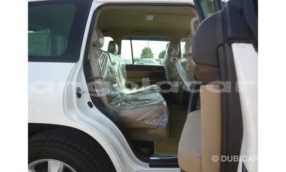 Comprar Importar Toyota Land Cruiser Branco Carro em Import - Dubai em Bengo Province Comprar Importar Toyota Land Cruiser Branco Carro em Import - Dubai em Bengo Province