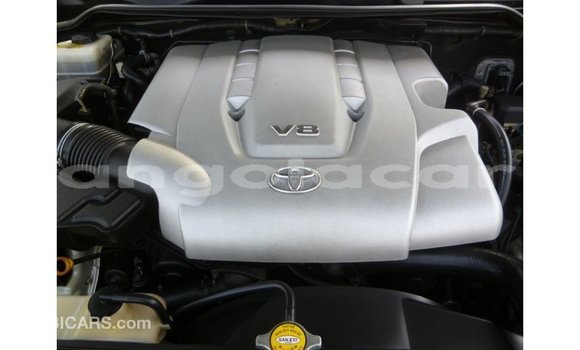 Comprar Importar Toyota Land Cruiser Branco Carro em Import - Dubai em Bengo Province Comprar Importar Toyota Land Cruiser Branco Carro em Import - Dubai em Bengo Province