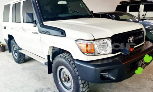 Acheter Occasion Voiture Toyota Land Cruiser Blanc à Luanda, Province de Luanda