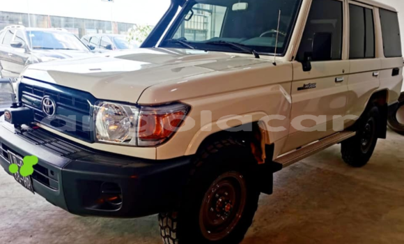 Comprar Usado Toyota Land Cruiser Branco Carro em Luanda em Luanda Province Comprar Usado Toyota Land Cruiser Branco Carro em Luanda em Luanda Province