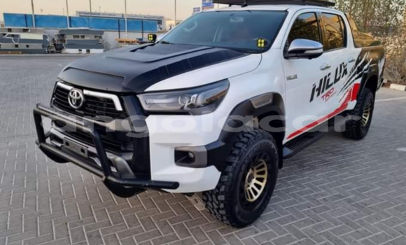 Acheter Occasion Voiture Toyota Hiluxe Revo Blanc à Luanda, Province de Luanda Acheter Occasion Voiture Toyota Hiluxe Revo Blanc à Luanda, Province de Luanda
