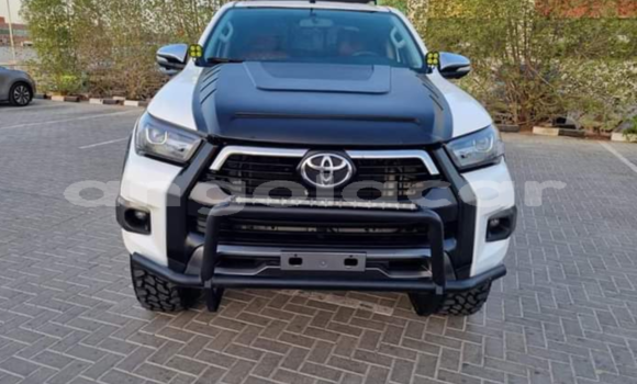 Acheter Occasion Voiture Toyota Hiluxe Revo Blanc à Luanda, Province de Luanda Acheter Occasion Voiture Toyota Hiluxe Revo Blanc à Luanda, Province de Luanda