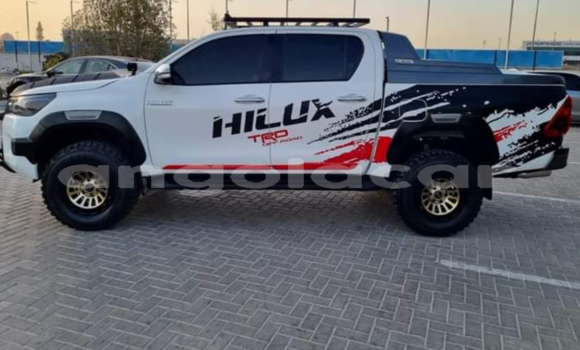 Acheter Occasion Voiture Toyota Hiluxe Revo Blanc à Luanda, Province de Luanda Acheter Occasion Voiture Toyota Hiluxe Revo Blanc à Luanda, Province de Luanda