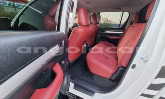 Acheter Occasion Voiture Toyota Hiluxe Revo Blanc à Luanda, Province de Luanda Acheter Occasion Voiture Toyota Hiluxe Revo Blanc à Luanda, Province de Luanda