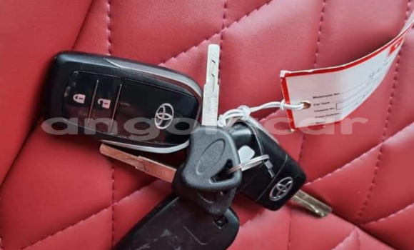 Acheter Occasion Voiture Toyota Hiluxe Revo Blanc à Luanda, Province de Luanda Acheter Occasion Voiture Toyota Hiluxe Revo Blanc à Luanda, Province de Luanda