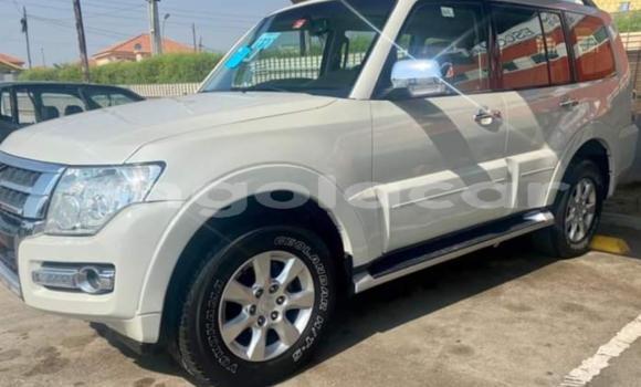 Acheter Occasion Voiture Mitsubishi Pajero Blanc à Luanda, Province de Luanda Acheter Occasion Voiture Mitsubishi Pajero Blanc à Luanda, Province de Luanda