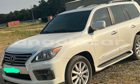 Buy Used Lexus LX 570 White Car in Luanda in Luanda Province