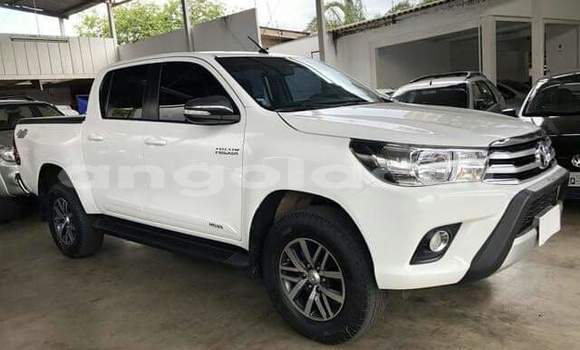 Comprar Usado Toyota Hilux Branco Carro em Namibe em Namibe Province Comprar Usado Toyota Hilux Branco Carro em Namibe em Namibe Province