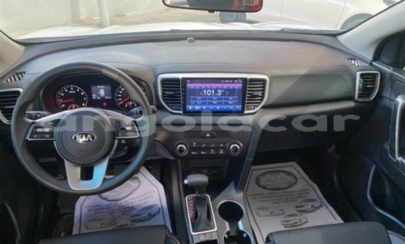 Buy Used Kia Sportage White Car in Luanda in Luanda Province Buy Used Kia Sportage White Car in Luanda in Luanda Province