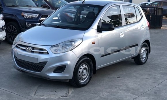 Comprar Usado Hyundai i10 Prata Carro em Luanda em Luanda Province Comprar Usado Hyundai i10 Prata Carro em Luanda em Luanda Province