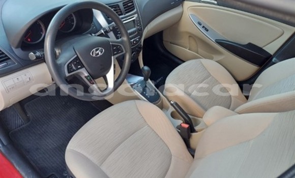 Acheter Occasion Voiture Hyundai Accent Rouge à Luanda, Province de Luanda Acheter Occasion Voiture Hyundai Accent Rouge à Luanda, Province de Luanda