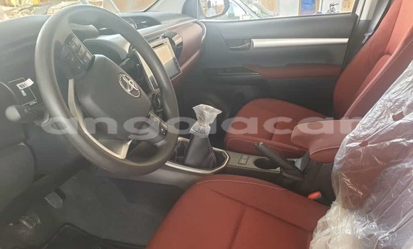 Acheter Occasion Voiture Toyota Hilux Blanc à Luanda, Province de Luanda Acheter Occasion Voiture Toyota Hilux Blanc à Luanda, Province de Luanda