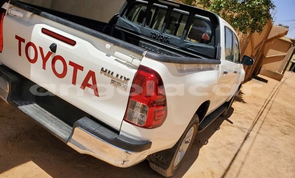 Acheter Occasion Voiture Toyota Hilux Blanc à Luanda, Province de Luanda Acheter Occasion Voiture Toyota Hilux Blanc à Luanda, Province de Luanda