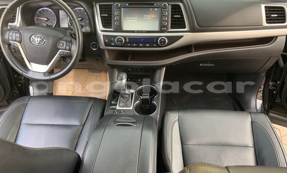 Acheter Occasion Voiture Toyota Highlander Noir à Luanda, Province de Luanda Acheter Occasion Voiture Toyota Highlander Noir à Luanda, Province de Luanda