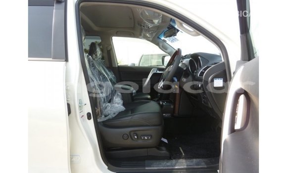Acheter Import Voiture Toyota Prado Blanc à Import - Dubai, Province de Bengo Acheter Import Voiture Toyota Prado Blanc à Import - Dubai, Province de Bengo