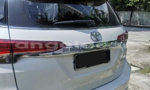 Buy Used Toyota Fortuner White Car in Luanda in Luanda Province Buy Used Toyota Fortuner White Car in Luanda in Luanda Province