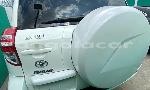 Acheter Occasion Voiture Toyota RAV4 Blanc à Luanda, Province de Luanda Acheter Occasion Voiture Toyota RAV4 Blanc à Luanda, Province de Luanda