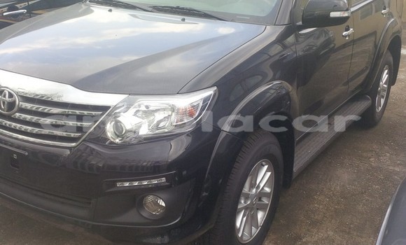 Buy Used Toyota Fortuner Black Car in Luanda in Luanda Province