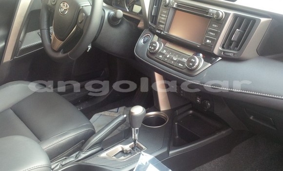 Acheter Occasion Voiture Toyota RAV4 Rouge à Luanda, Province de Luanda Acheter Occasion Voiture Toyota RAV4 Rouge à Luanda, Province de Luanda