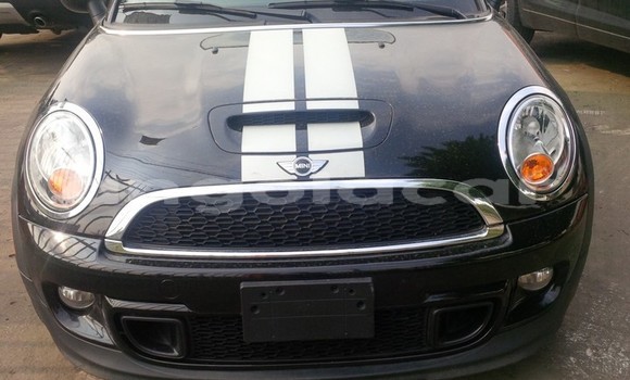 Buy Used MINI Cooper Black Car in Luanda in Luanda Province Buy Used MINI Cooper Black Car in Luanda in Luanda Province