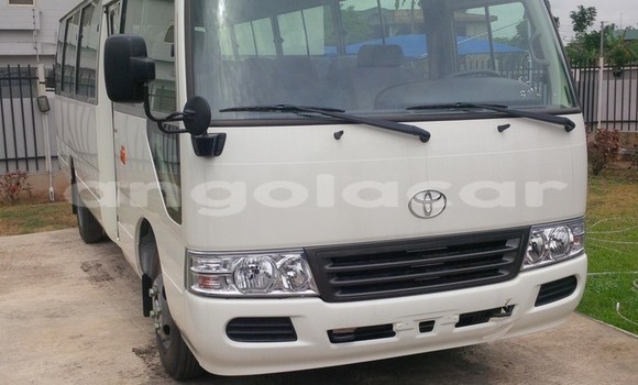 Acheter Occasion Voiture Toyota Coaster Blanc à Luanda, Province de Luanda