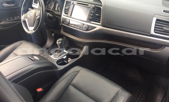 Acheter Occasion Voiture Toyota Highlander Noir à Luanda, Province de Luanda Acheter Occasion Voiture Toyota Highlander Noir à Luanda, Province de Luanda