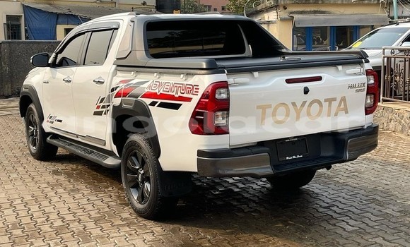 Acheter Occasion Voiture Toyota Hiluxe Revo Blanc à Luanda, Province de Luanda Acheter Occasion Voiture Toyota Hiluxe Revo Blanc à Luanda, Province de Luanda