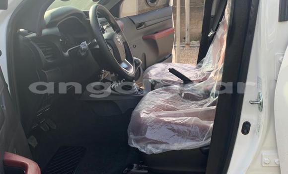Acheter Occasion Voiture Toyota Hilux Blanc à Luanda, Province de Luanda Acheter Occasion Voiture Toyota Hilux Blanc à Luanda, Province de Luanda