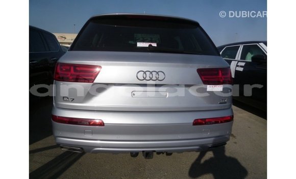 Comprar Importar Audi Q7 Outro Carro em Import - Dubai em Bengo Province Comprar Importar Audi Q7 Outro Carro em Import - Dubai em Bengo Province