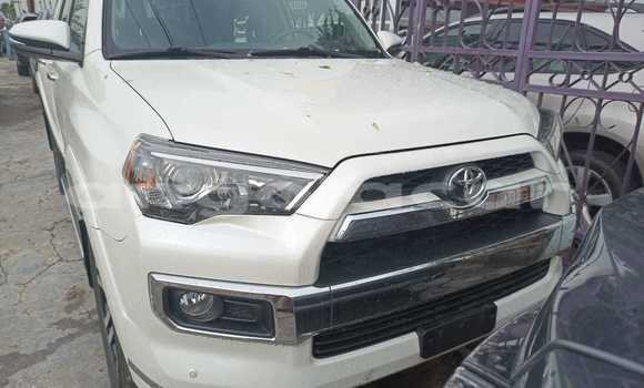 Acheter Occasion Voiture Toyota 4Runner Blanc à Luanda, Province de Luanda Acheter Occasion Voiture Toyota 4Runner Blanc à Luanda, Province de Luanda
