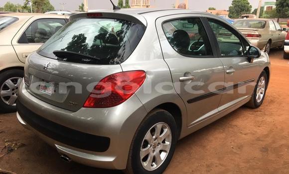 Acheter Occasion Voiture Peugeot 208 Gris à Luanda, Province de Luanda Acheter Occasion Voiture Peugeot 208 Gris à Luanda, Province de Luanda