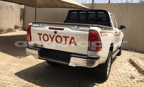 Acheter Occasion Voiture Toyota Hilux Blanc à Luanda, Province de Luanda Acheter Occasion Voiture Toyota Hilux Blanc à Luanda, Province de Luanda