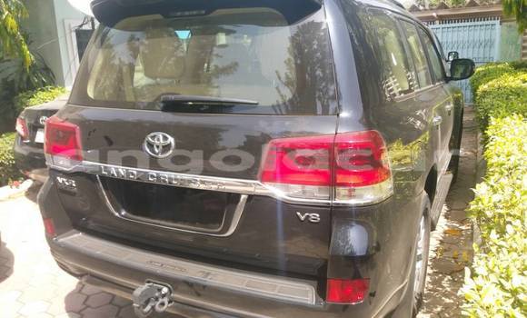 Comprar Usado Toyota Land Cruiser Prado Preto Carro em Luanda em Luanda Province Comprar Usado Toyota Land Cruiser Prado Preto Carro em Luanda em Luanda Province