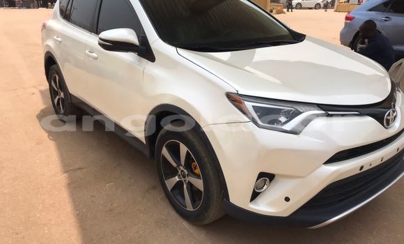 Comprar Usado Toyota RAV4 Branco Carro em Luanda em Luanda Province