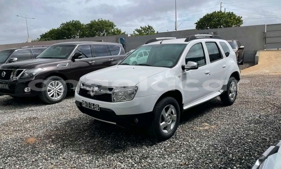 Comprar Usado Renault Duster Branco Carro em Luanda em Luanda Province