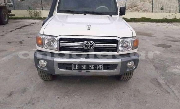 Acheter Occasion Voiture Toyota Land Cruiser Blanc à Luanda, Province de Luanda Acheter Occasion Voiture Toyota Land Cruiser Blanc à Luanda, Province de Luanda