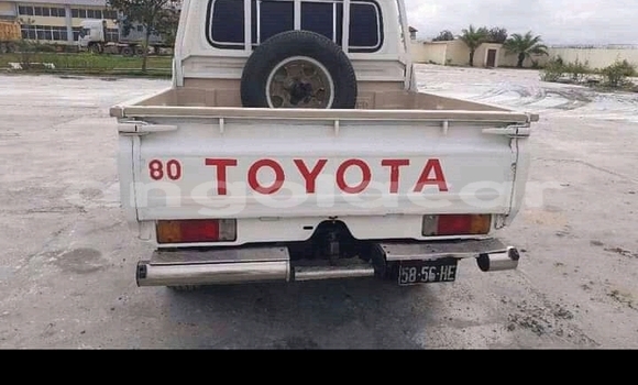 Buy Used Toyota Land Cruiser White Car in Luanda in Luanda Province Buy Used Toyota Land Cruiser White Car in Luanda in Luanda Province