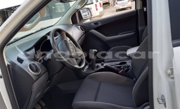 Acheter Occasion Voiture Mazda BT-50 Blanc à Luanda, Province de Luanda Acheter Occasion Voiture Mazda BT-50 Blanc à Luanda, Province de Luanda