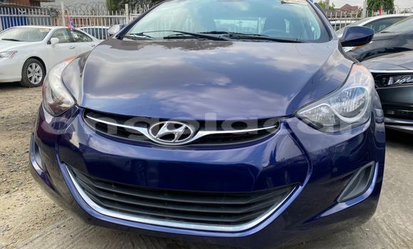 Comprar Usado Hyundai Elantra Azul Carro em Luanda em Luanda Province