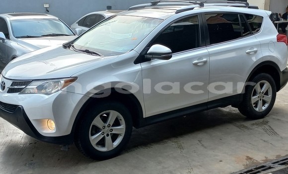 Acheter Occasion Voiture Toyota RAV4 Gris à Luanda, Province de Luanda Acheter Occasion Voiture Toyota RAV4 Gris à Luanda, Province de Luanda