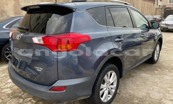 Comprar Usado Toyota RAV4 Azul Carro em Luanda em Luanda Province