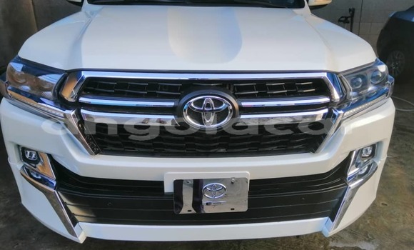 Comprar Usado Toyota Land Cruiser Branco Carro em Luanda em Luanda Province