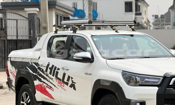 Acheter Occasion Voiture Toyota Hilux Blanc à Luanda, Province de Luanda Acheter Occasion Voiture Toyota Hilux Blanc à Luanda, Province de Luanda