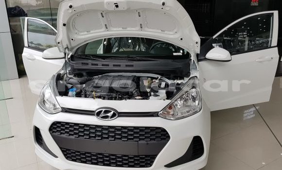 Acheter Occasion Voiture Hyundai i10 Blanc à Soyo, Zaïre Acheter Occasion Voiture Hyundai i10 Blanc à Soyo, Zaïre
