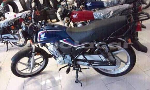 Comprar Usado Honda ACE CB 125 Azul Moto em Luanda em Luanda Province