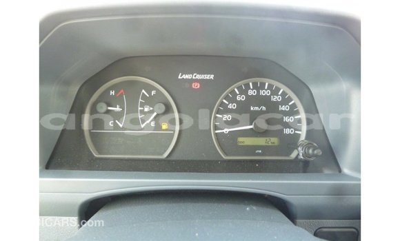 Acheter Import Voiture Toyota Land Cruiser Blanc à Import - Dubai, Province de Bengo Acheter Import Voiture Toyota Land Cruiser Blanc à Import - Dubai, Province de Bengo